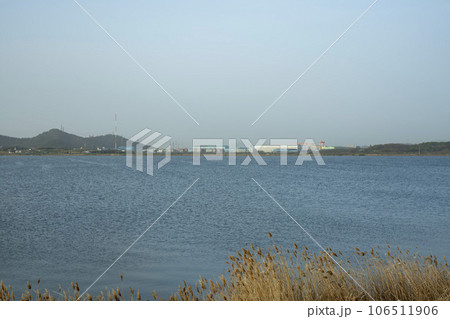 Bicycle path along Yeongsangang River 106511906