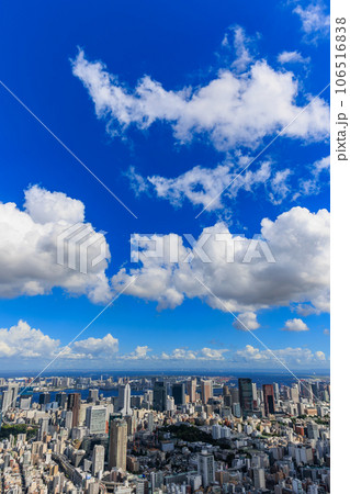 東京　港区　六本木の夏空 106516838