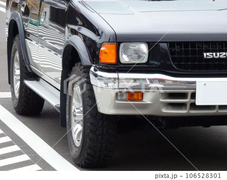 自動車イメージ　いすゞウィザードのフロントマスク 106528301