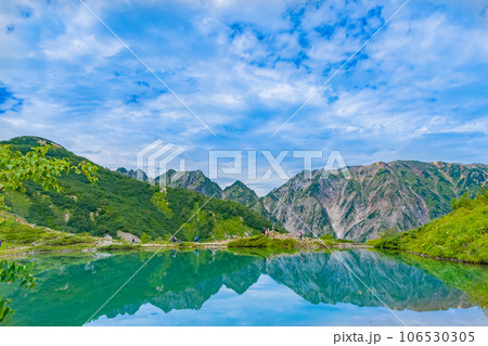 白馬八方池の快晴風景素材 106530305