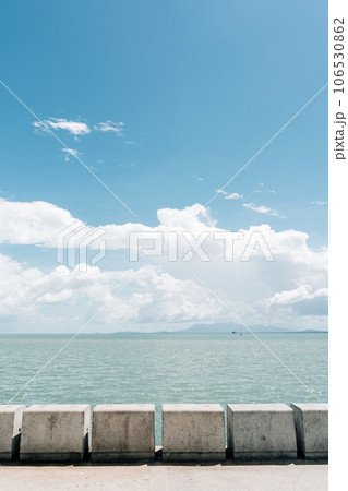 Esplanade Walkway and seascape in Georgetown, Penang island, Malaysia 106530862
