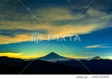 オクシズからの夜空と富士山 オクシズからの夜空と富士山 106530895