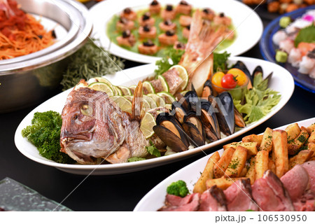 和洋ディナーブッフェイメージ・ブッフェイメージ・料理集合イメージ 106530950