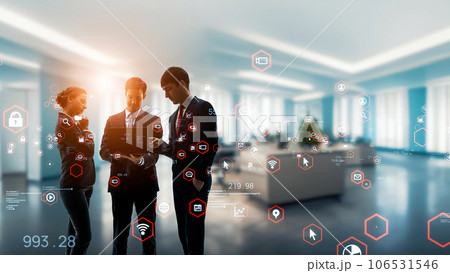 オフィスで会議するビジネスグループとテクノロジーイメージ 106531546