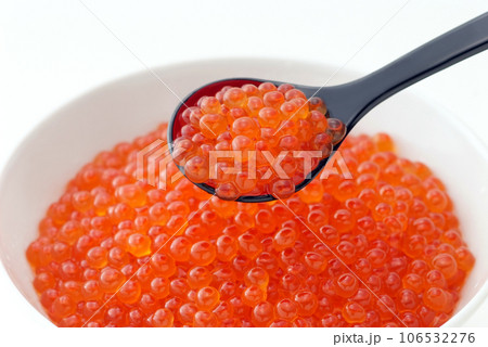 イクライメージ・イクラお椀もり・イクラ掬い上げイメージ イクライメージ・イクラお椀もり・イクラ掬い上げイメージ 106532276