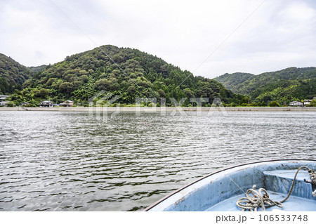 渡し舟上から見る円山川（兵庫県） 106533748