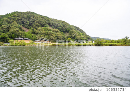 渡し舟から玄武洞ミュージアム方向を望む（兵庫県） 106533754