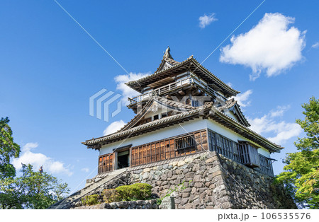 福井県坂井市　日本100名城　快晴の丸岡城天守 106535576