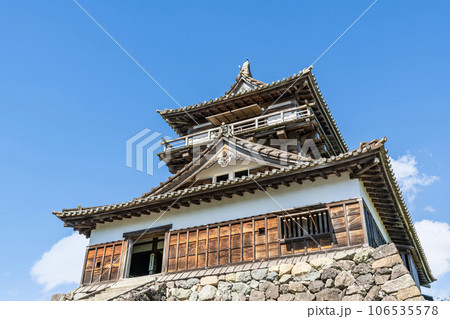 福井県坂井市　日本100名城　快晴の丸岡城天守 106535578