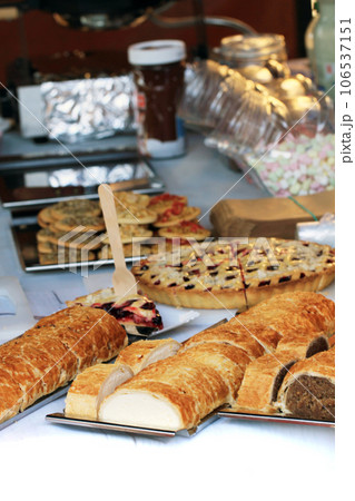 sweet cakes and pie as nice background 106537151