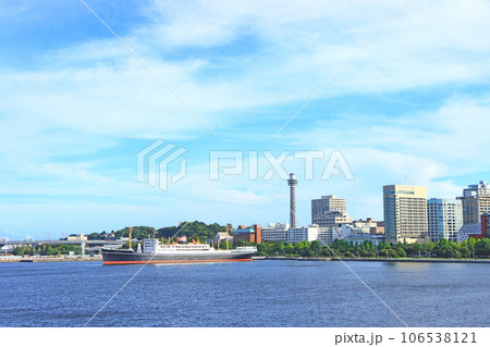 横浜市、氷川丸と横浜マリンタワーの風景 横浜市、氷川丸と横浜マリンタワーの風景 106538121