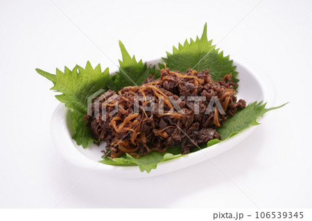 安くておいしい牛肉の肩ロース切り落としを使ったしぐれ煮、高齢者におすすめ動物性たんぱく質の保存食 106539345
