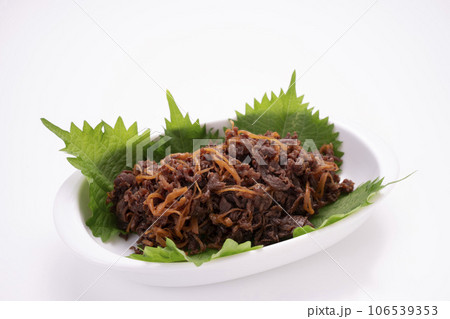 安くておいしい牛肉の肩ロース切り落としを使ったしぐれ煮、高齢者におすすめ動物性たんぱく質の保存食 106539353