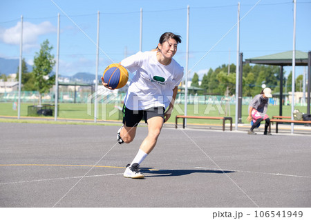 バスケット　女性 106541949