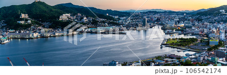 鍋冠山からの夜明け　パノラマ　【長崎市】 106542174