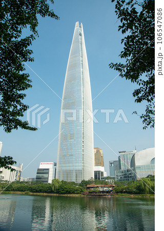 ソウルにあるロッテワールドタワーのとても美しい風景 ソウルにあるロッテワールドタワーのとても美しい風景 106547086