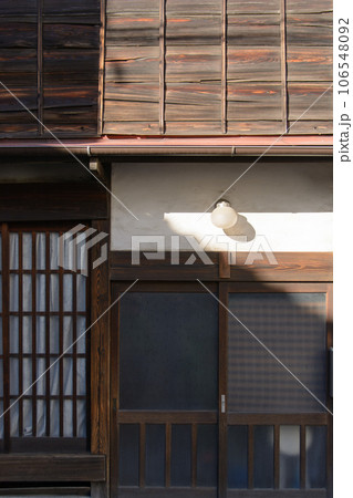 昭和レトロの古民家の玄関の写真素材 [106548092] - PIXTA
