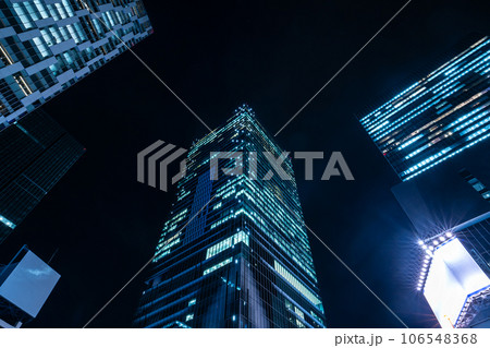東京・渋谷のオフィスビル群 夜景 東京・渋谷のオフィスビル群 夜景 106548368