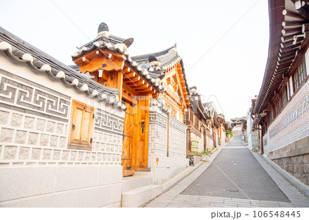 韓国ソウルにある北村韓屋村のとても美しい風景 106548445