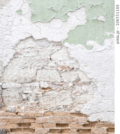 Texture of an old brick wall Texture of an old brick wall 106551188