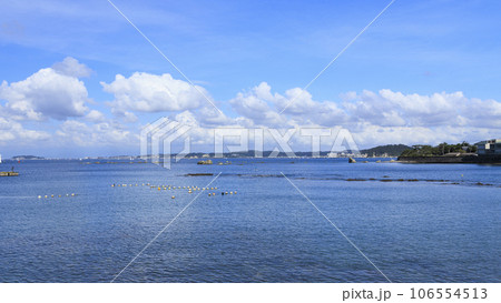 湘南三浦半島神奈川県三浦郡葉山町森戸の裕次郎灯台付近の夏 106554513