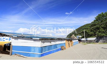 葉山御用邸前の一色海岸(神奈川県三浦郡葉山町)の夏 葉山御用邸前の一色海岸(神奈川県三浦郡葉山町)の夏 106554522