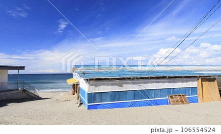 葉山御用邸前の一色海岸（神奈川県三浦郡葉山町）の夏 106554524