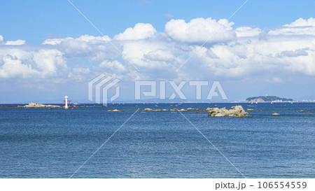 湘南三浦半島神奈川県三浦郡葉山町森戸の裕次郎灯台付近の夏 106554559