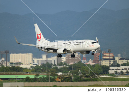 日本トランスオーシャン航空B737-800着陸進入 106556520