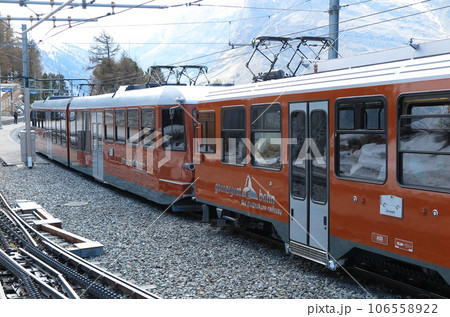 ゴルナーグラート鉄道（GGB、スイス）：三相交流のダブルパンタ車両 106558922