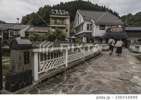 湯村温泉の町並 106558999