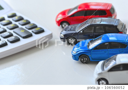 ミニカーと電卓 ミニカーと電卓 106560052