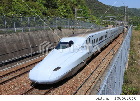 赤穂市付近を走る九州新幹線みずほ 106562050