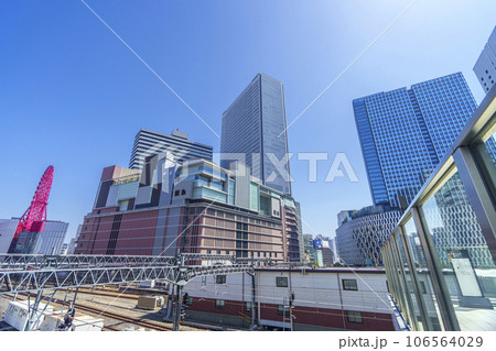 大阪梅田　HEP FIVE観覧車　阪急百貨店　阪神百貨店 106564029