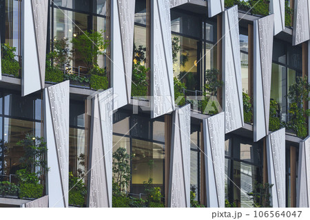 阪神百貨店梅田本店のスタイリッシュで美しい外観 106564047