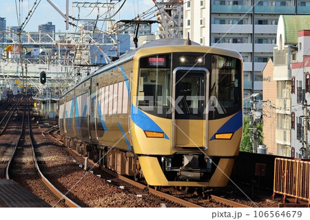 泉北高速鉄道】12000系「泉北ライナー」（南海高野線：新今宮駅）の写真素材 [106564679] - PIXTA