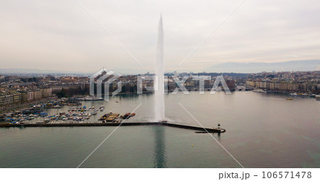 Aerial view of the fountain on the Lake Leman. Geneva.  106571478