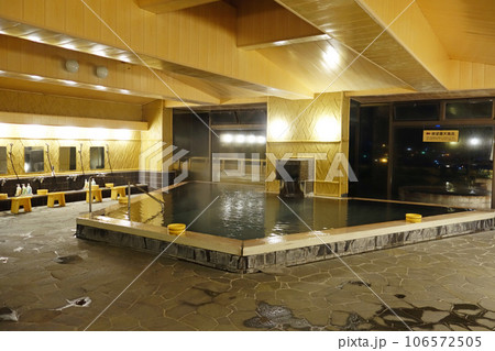 【温泉イメージ】温泉旅館の大浴場 106572505