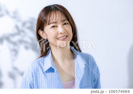 クールビューティー　女性 106574069