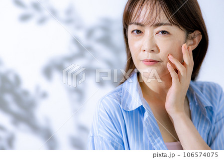クールビューティー　女性 106574075