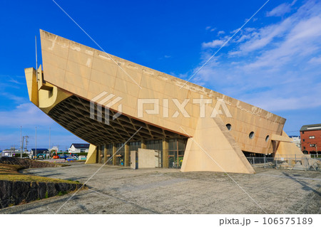 解体が決まった船の体育館こと香川県立体育館（香川県高松市） 106575189