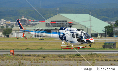 中日本航空AS350Bヘリコプター 106575448