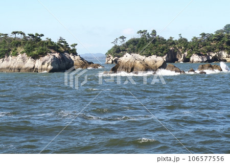 松島湾めぐりの船から見える島 106577556