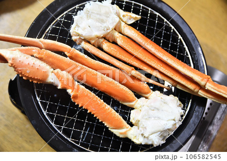ズワイガニの網焼き ズワイガニの網焼き 106582545