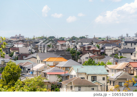 【神奈川県】晴天の横浜の住宅街イメージ 【神奈川県】晴天の横浜の住宅街イメージ 106582695