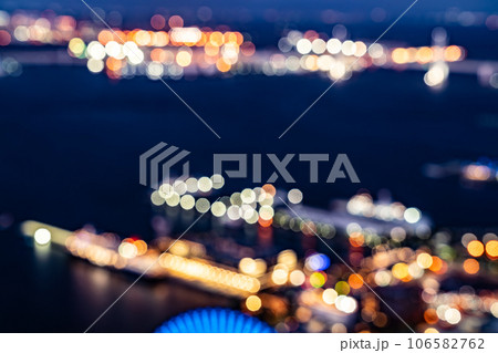 【神奈川県】横浜ベイエリアの夜景（アウトフォーカス） 106582762