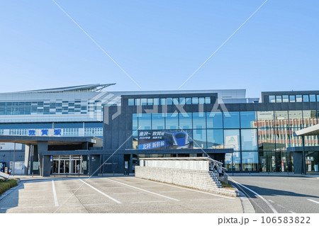 福井県敦賀市 晴天のJR敦賀駅 福井県敦賀市 晴天のJR敦賀駅 106583822