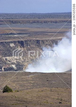 Kilauea Crater in Hawaii Volcanoes National Park 106585086