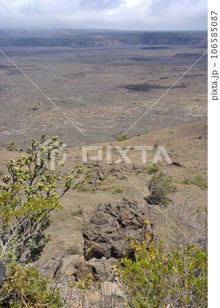 Kilauea Crater in Hawaii Volcanoes National Park Kilauea Crater in Hawaii Volcanoes National Park 106585087