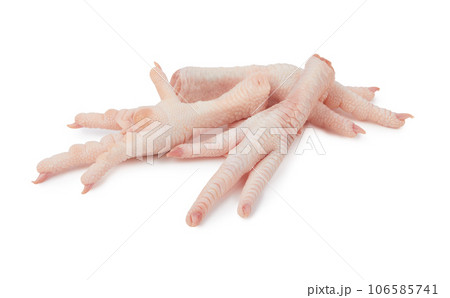 Raw chicken feet 106585741